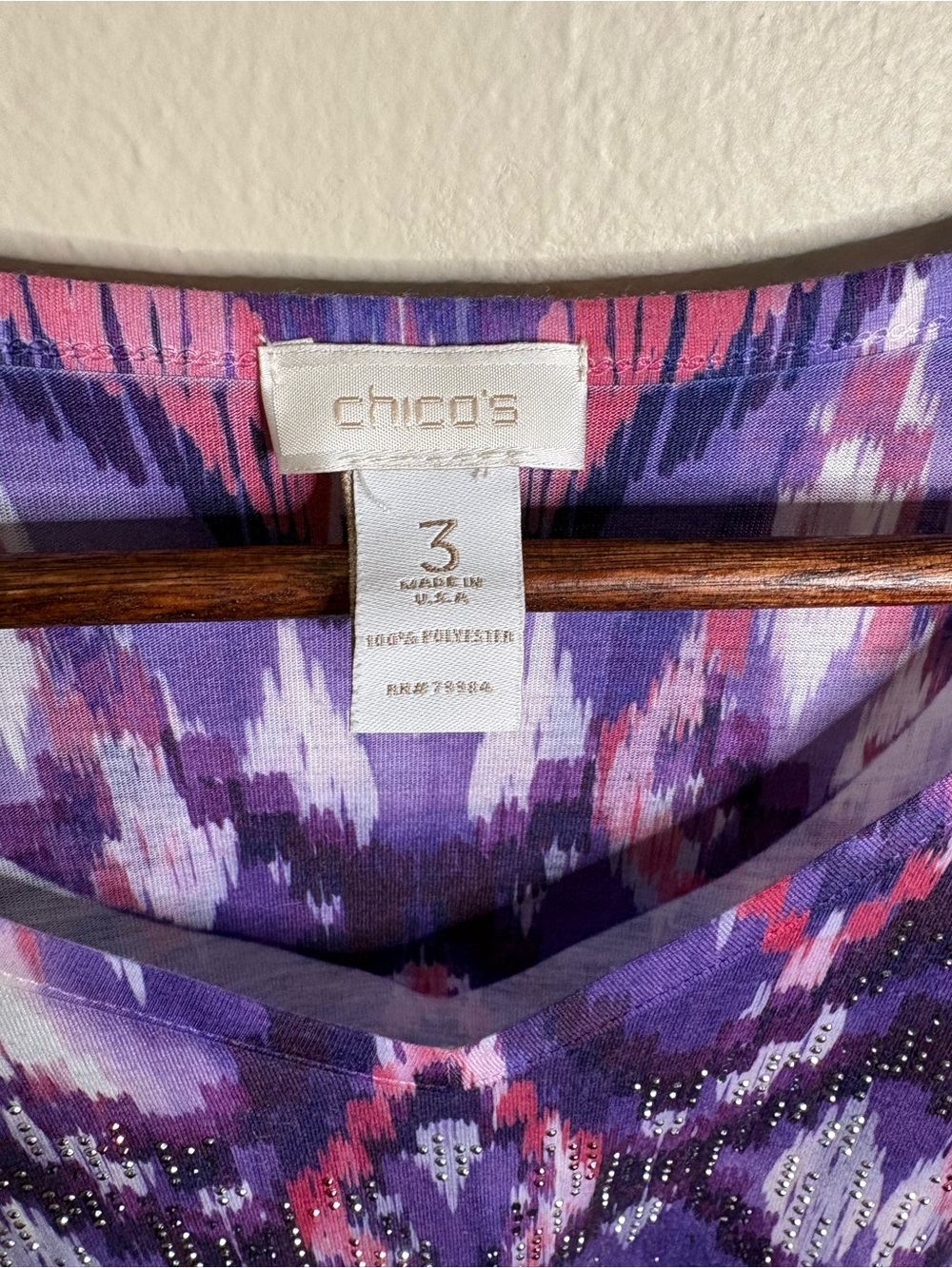 Chico’s 3 XL Purple Ikat Print Flutter Sleeve Rhinestone V-Neck Boho Blouse Top - Picture 3 of 11